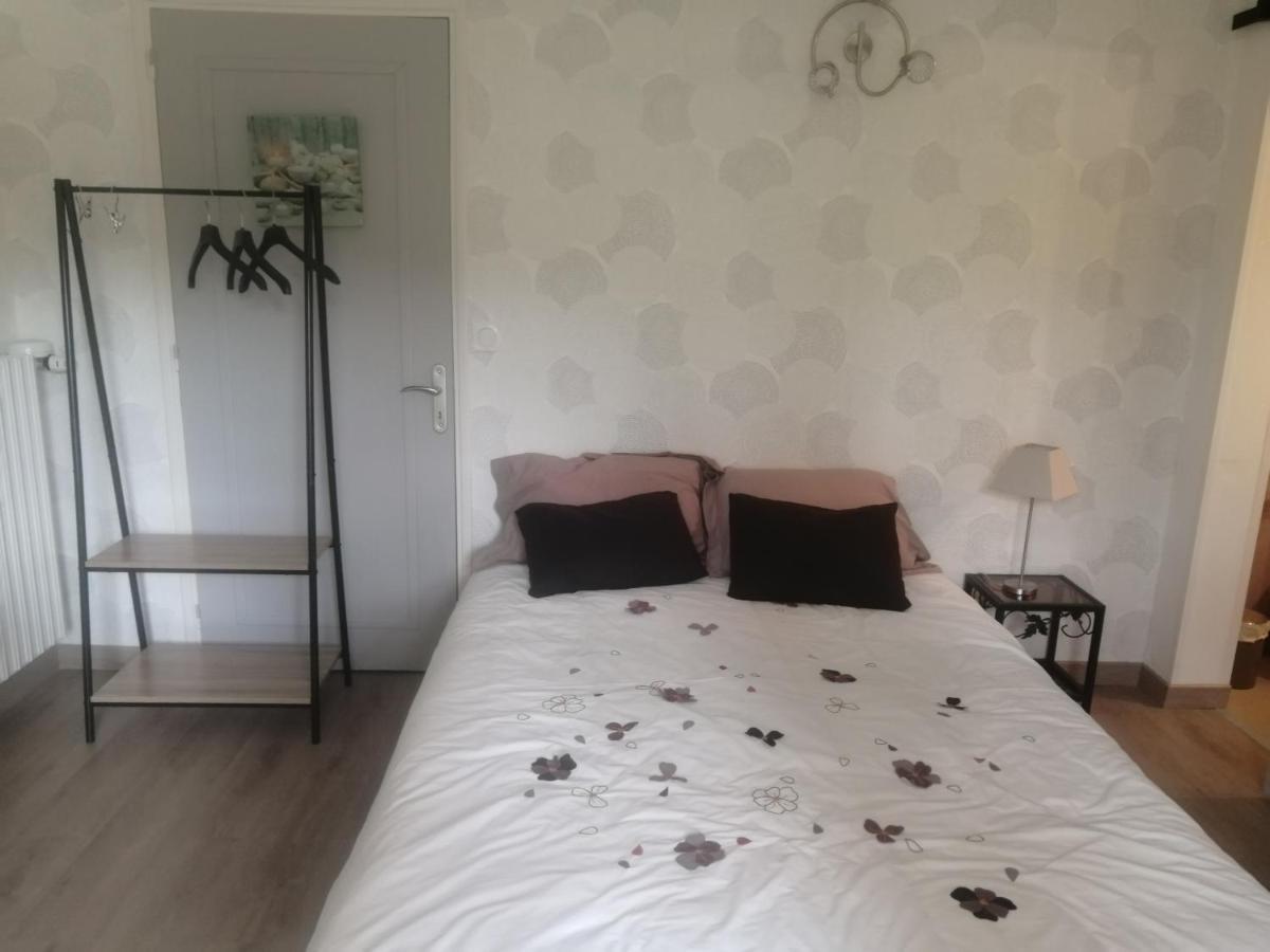 Le Petit Nid Hotel เอเกลอตงส์ ภายนอก รูปภาพ